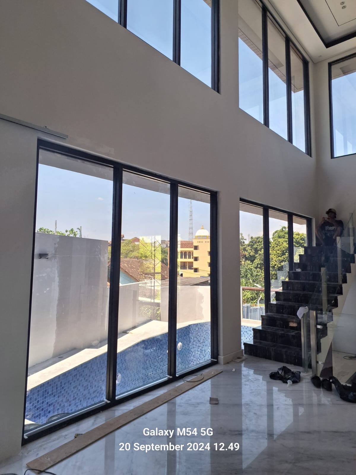 Instalasi Dinding & Partition - Pemasangan partisi ruangan dan wall panel aksen kayu