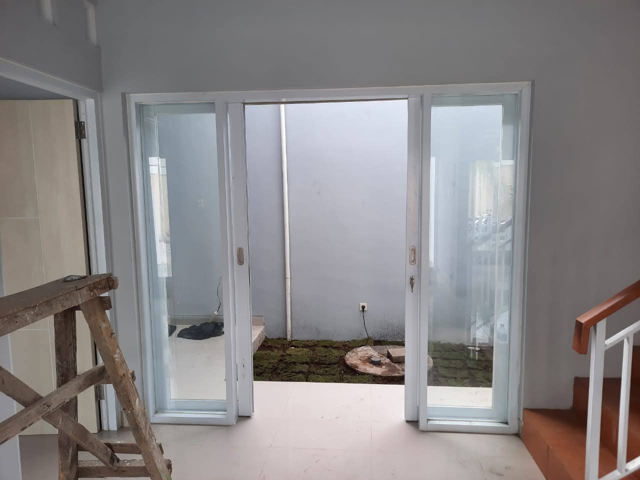 Instalasi Dinding & Partition #2 - Pemasangan partisi ruangan dan wall panel aksen kayu