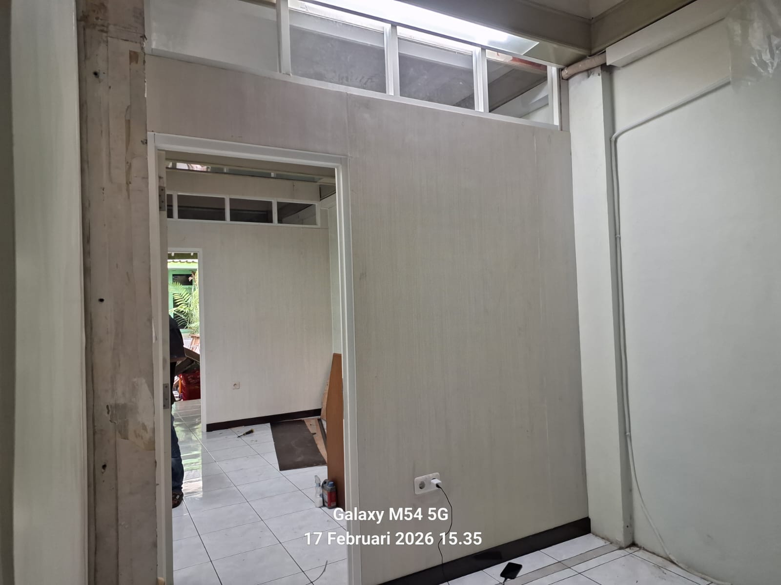 Dokumentasi Proyek Lapangan #2 - Proses renovasi dan pengawasan mutu pengerjaan