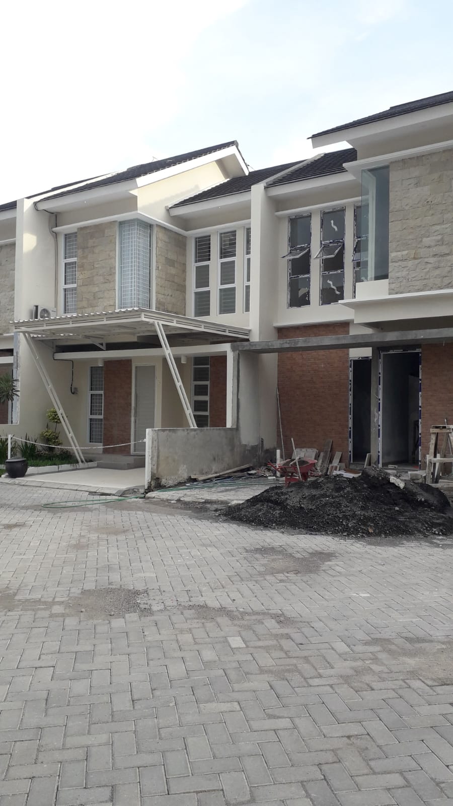Proyek Interior & Ceiling #3 - Pemasangan plafon gypsum dan pencahayaan downlight terintegrasi