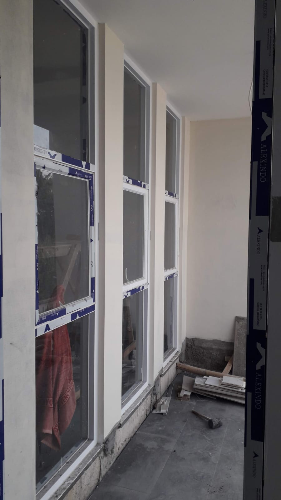 Proyek Interior & Ceiling #4 - Pemasangan plafon gypsum dan pencahayaan downlight terintegrasi