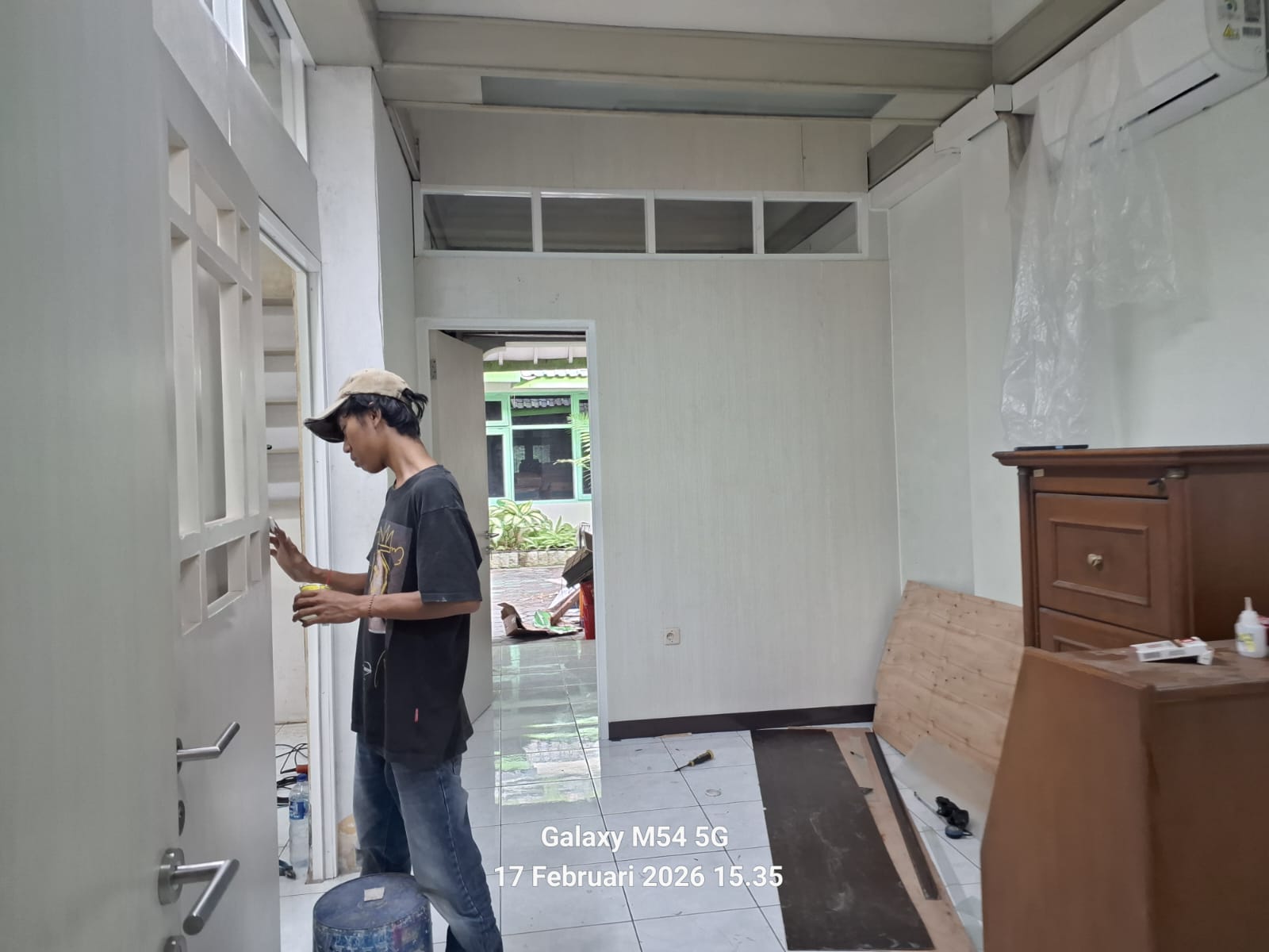 Instalasi Dinding & Partition #4 - Pemasangan partisi ruangan dan wall panel aksen kayu